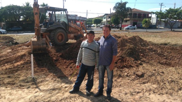 Vereador acompanhou fase inicial das obras nesta manhã