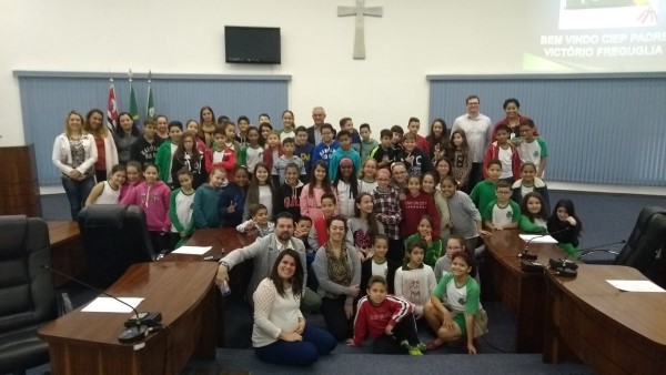 Câmara recebe alunos do CIEP Pe. Victório Freguglia.