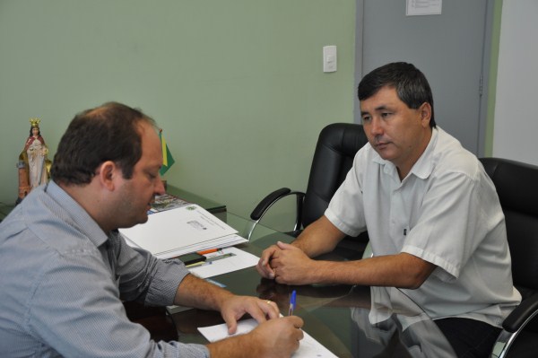 Juca conversa com Pedro Kawai, vereador em Piracicaba