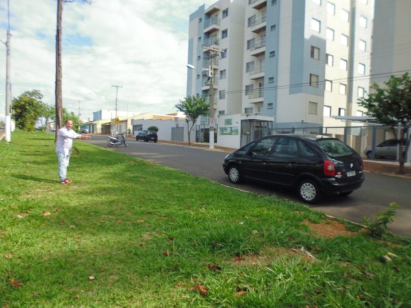 Juca sugere criação de estacionamento 45º na rua Tupis