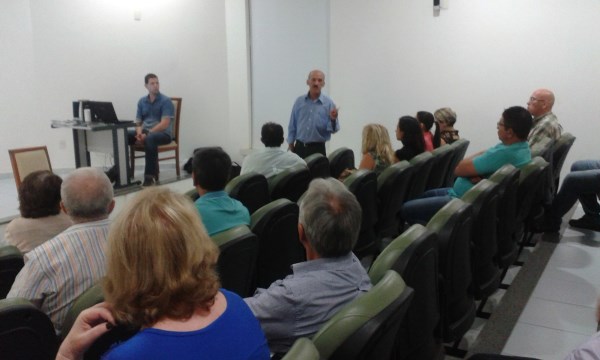 Pereira ministra palestra sobre Chagas em Semana da Saúde