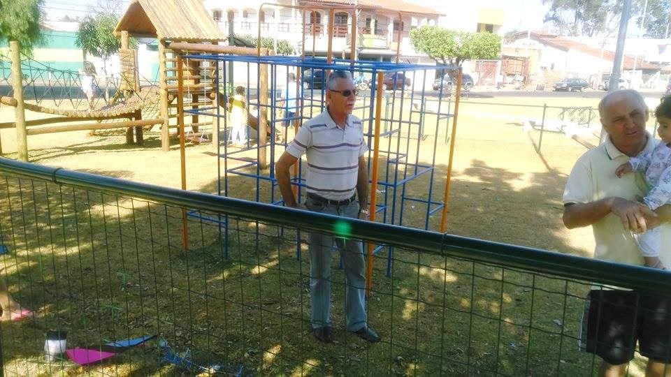 Carlão pedia melhorias para essa praça desde 2009