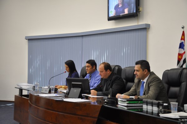 Vereadores aprovaram 15 moções durante a reunião