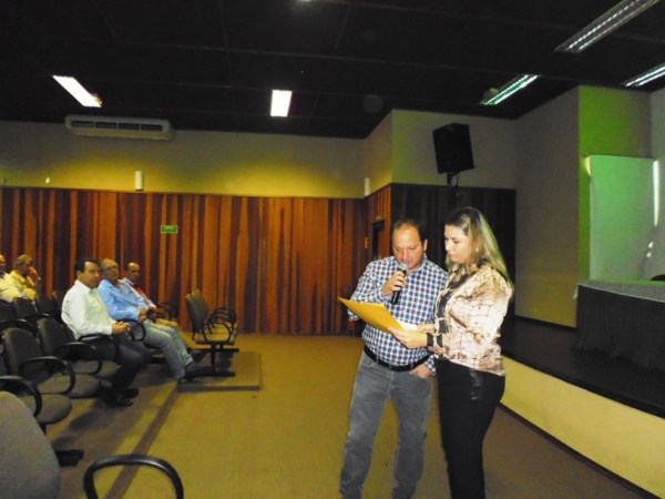 Juca e a secretária municipal de Fazenda, Raquel Campagnol