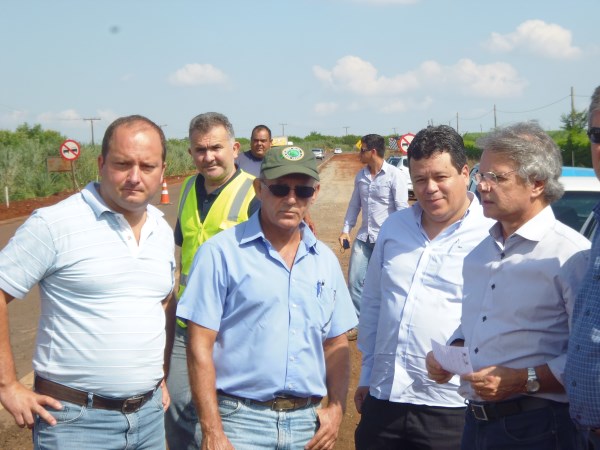 Juca e Dr. José visitaram obra ao lado de Vanderlei Macris