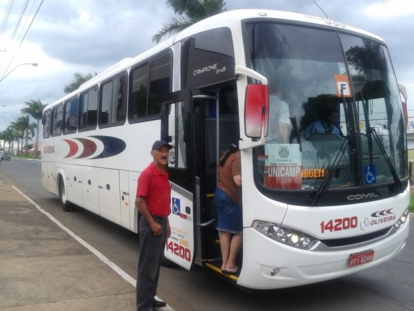 Novo ponto de ônibus beneficia pacientes da região do Mollon