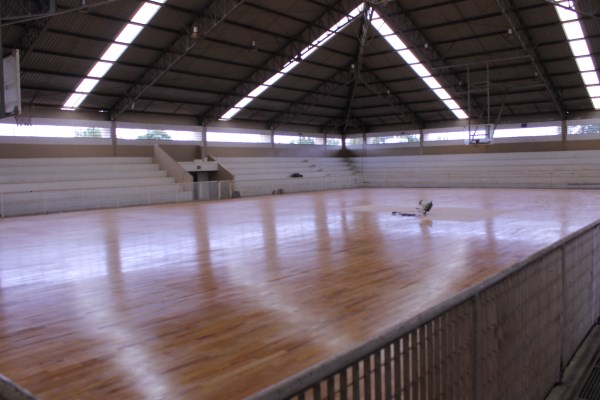 Bebeto acompanha obras  no Ginásio Mirzinho Daniel 