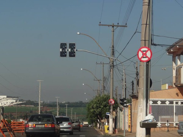 Semáforo foi instalado em cruzamento da avenida São Paulo